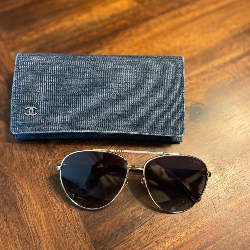 Chanel Sunglasses AUTHENTIC - Aviator, Like New, Gold/Hardware.